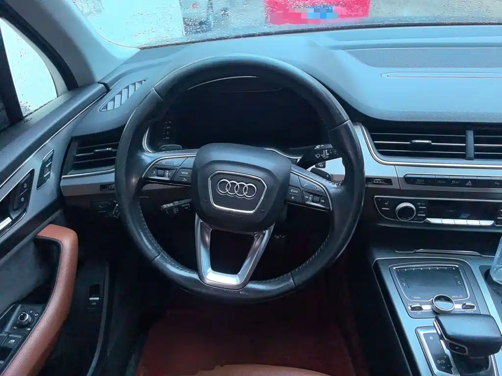 Фото 6 - Audi Q7
