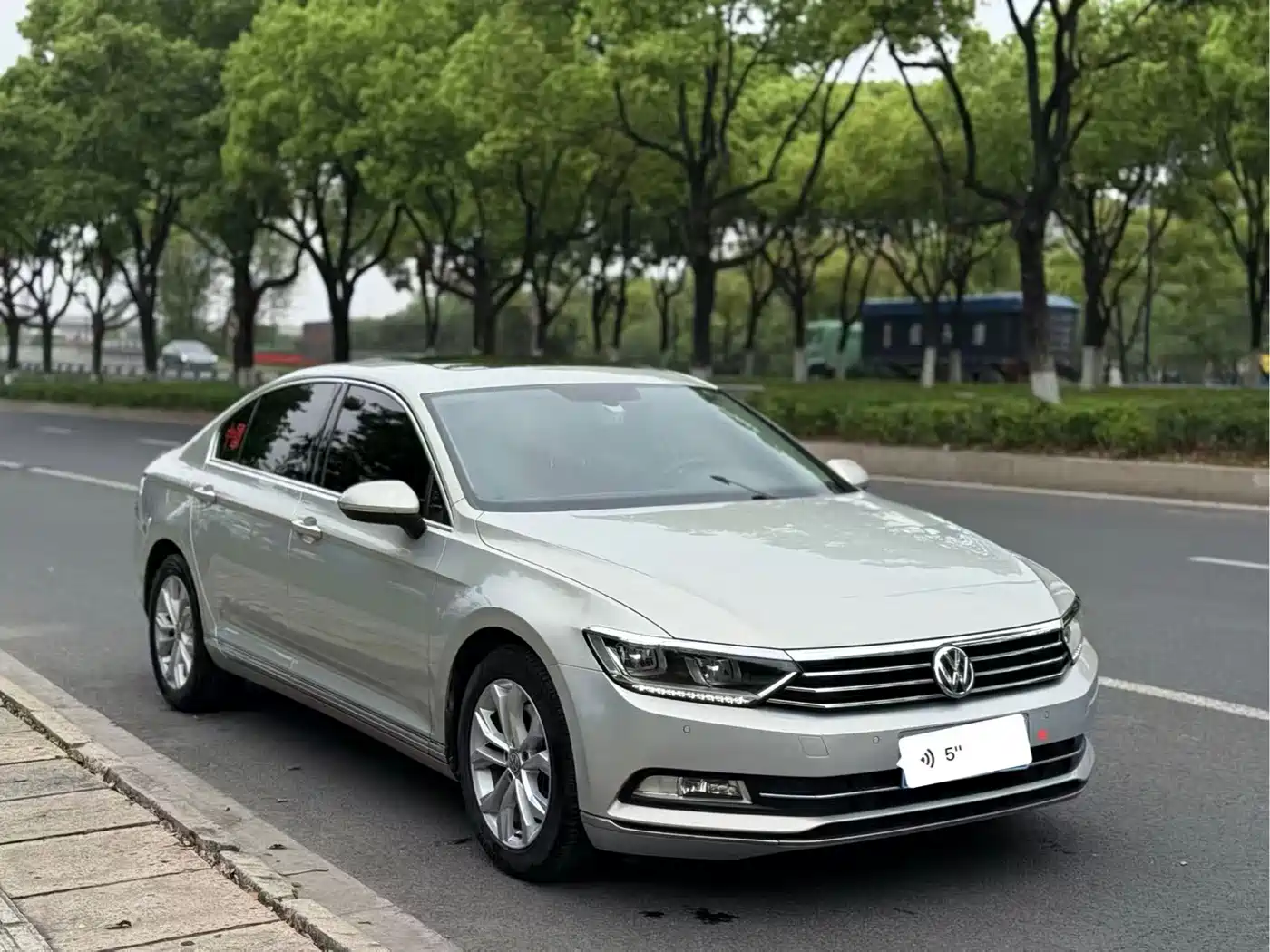 Volkswagen Magotan 2018 Facelift 330TSI DSG Luxury фото 3