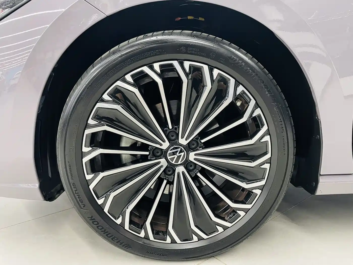 Volkswagen Passat 2025 Pro 380TSI Dragon Prestige Edition фото 3