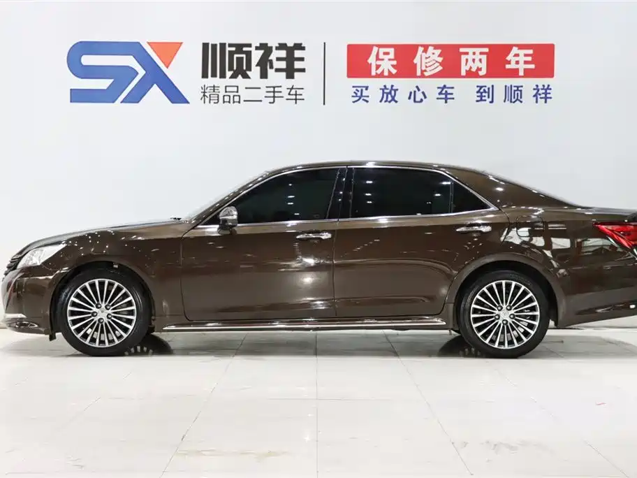 Toyota Crown 2018 2.0T Sport Edition фото 6