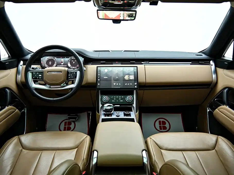 Land Rover Range Rover 2023 3.0 L6 360PS Golden Age Edition фото 14