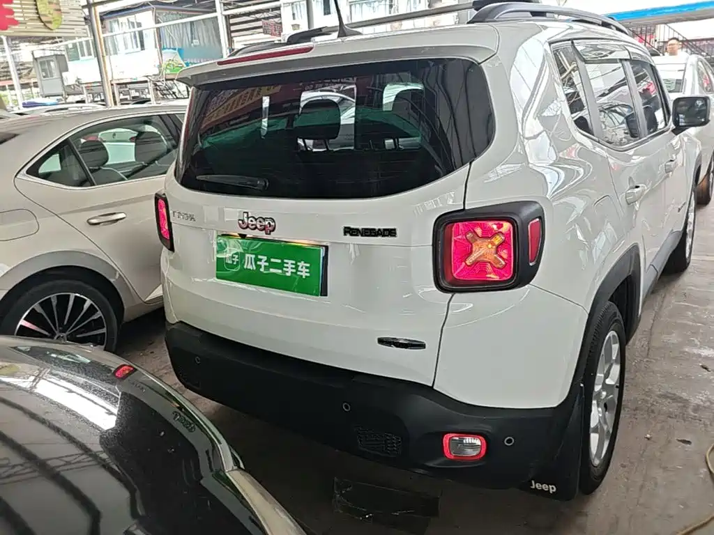 Jeep Renegade 2019 2018 Connected Large Screen Edition 180T Automatic High Energy