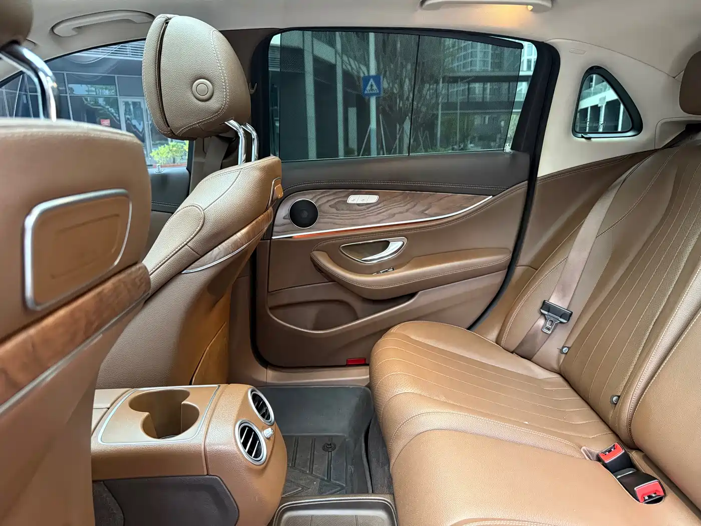 Mercedes-Benz E-Class 2018 E 300 L Luxury фото 14