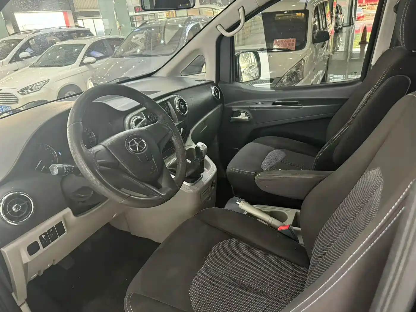 JAC Refine M3 2017 2016 IKEA Edition 1.6L Luxury
