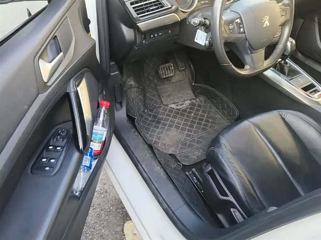 Peugeot 408 2014 1.8L Automatic Luxury Edition фото 16