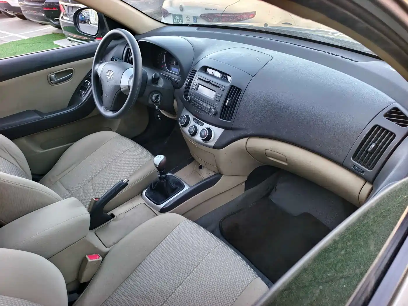 Hyundai Elantra 2010 1.6L MT GL фото 14