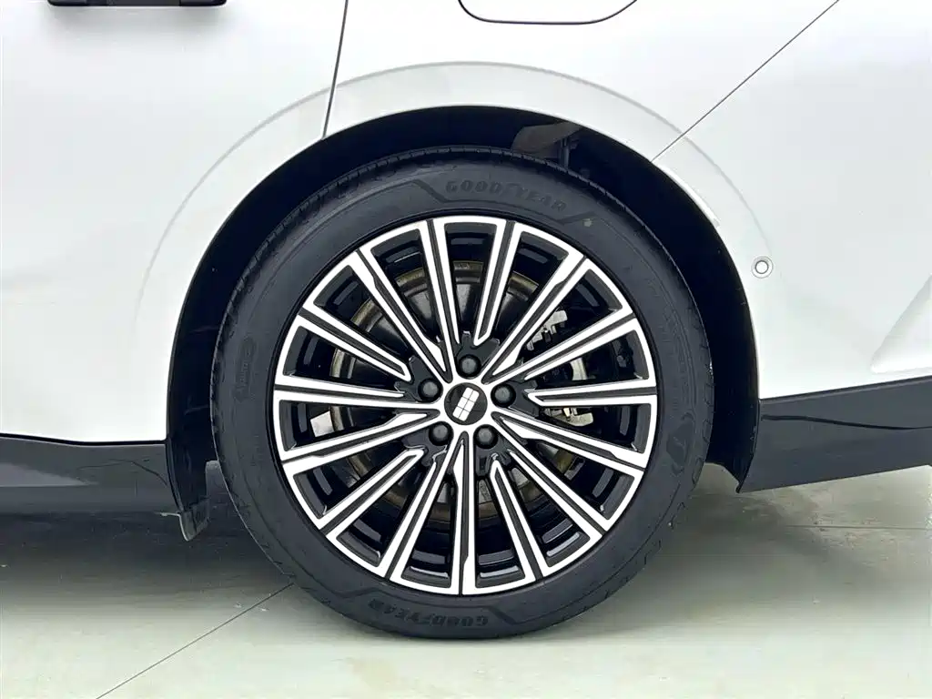 Geely Galaxy Galaxy Xingyao 8 2025 130km EM-P Starship Edition фото 6