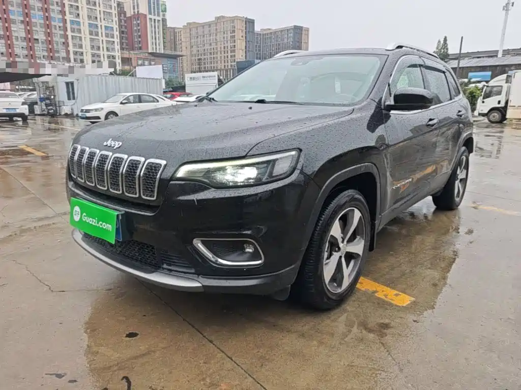 Фото 2 - Jeep Cherokee