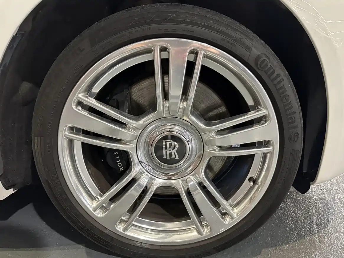 Фото 6 - Rolls-Royce Wraith