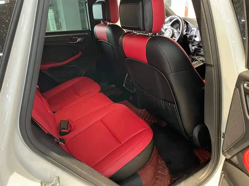 Porsche Macan 2018 Macan 2.0T фото 11