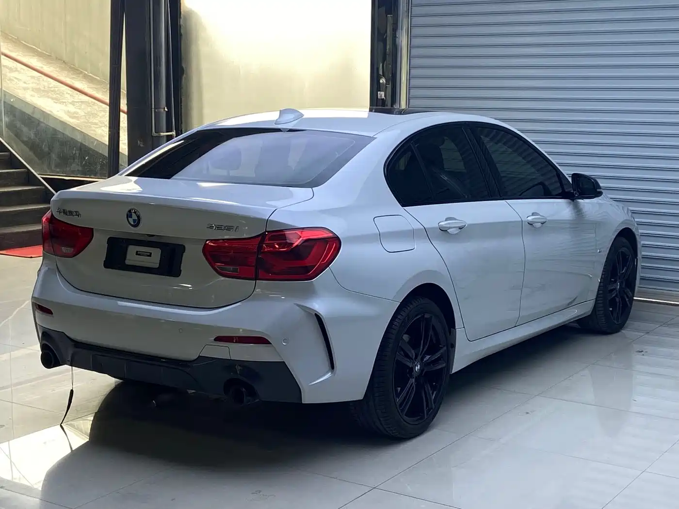 BMW 1 Series 2022 125i M Sport Shadow Edition фото 9