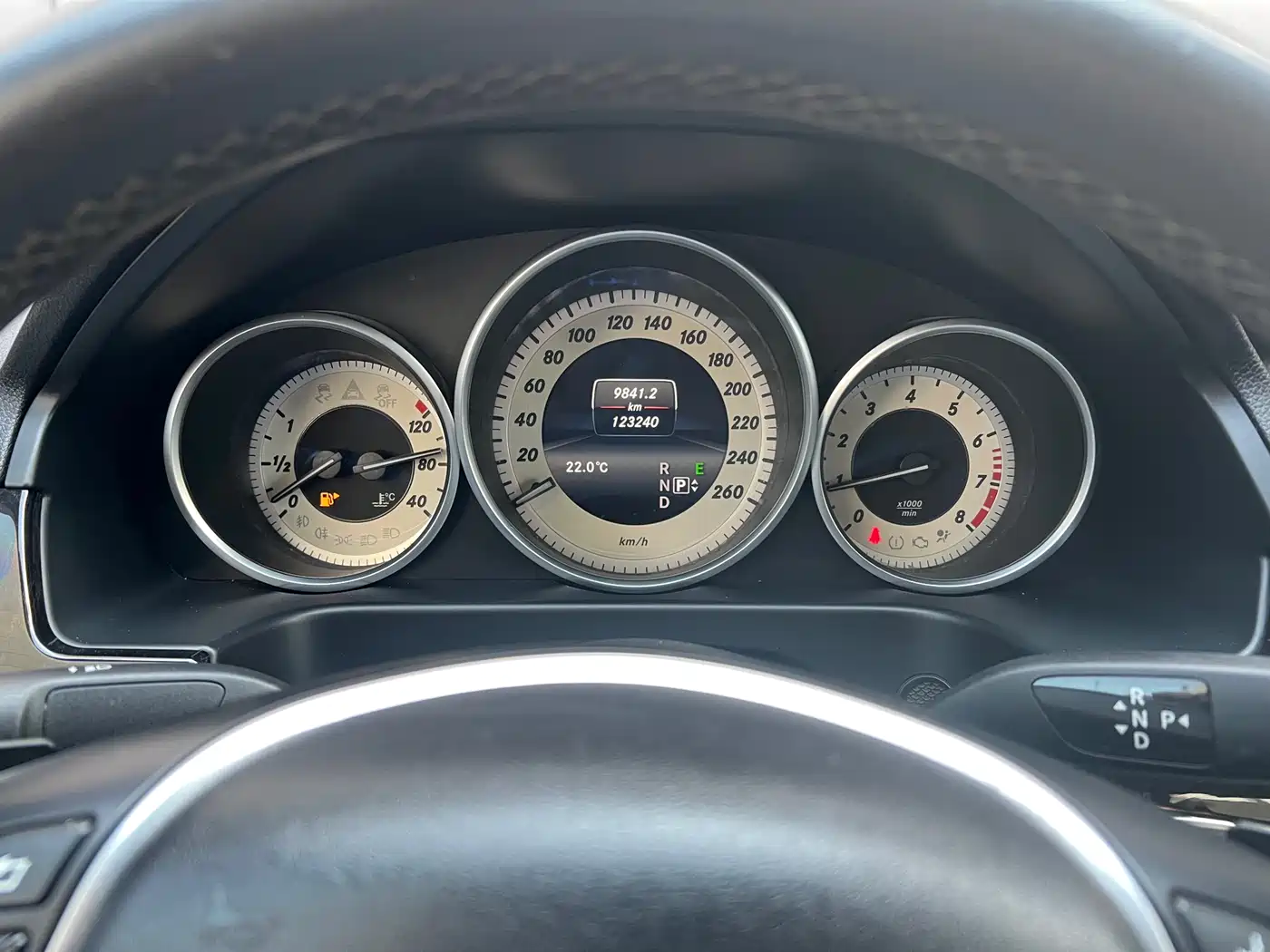 Mercedes-Benz E-Class 2015 E 260 L Sport фото 18