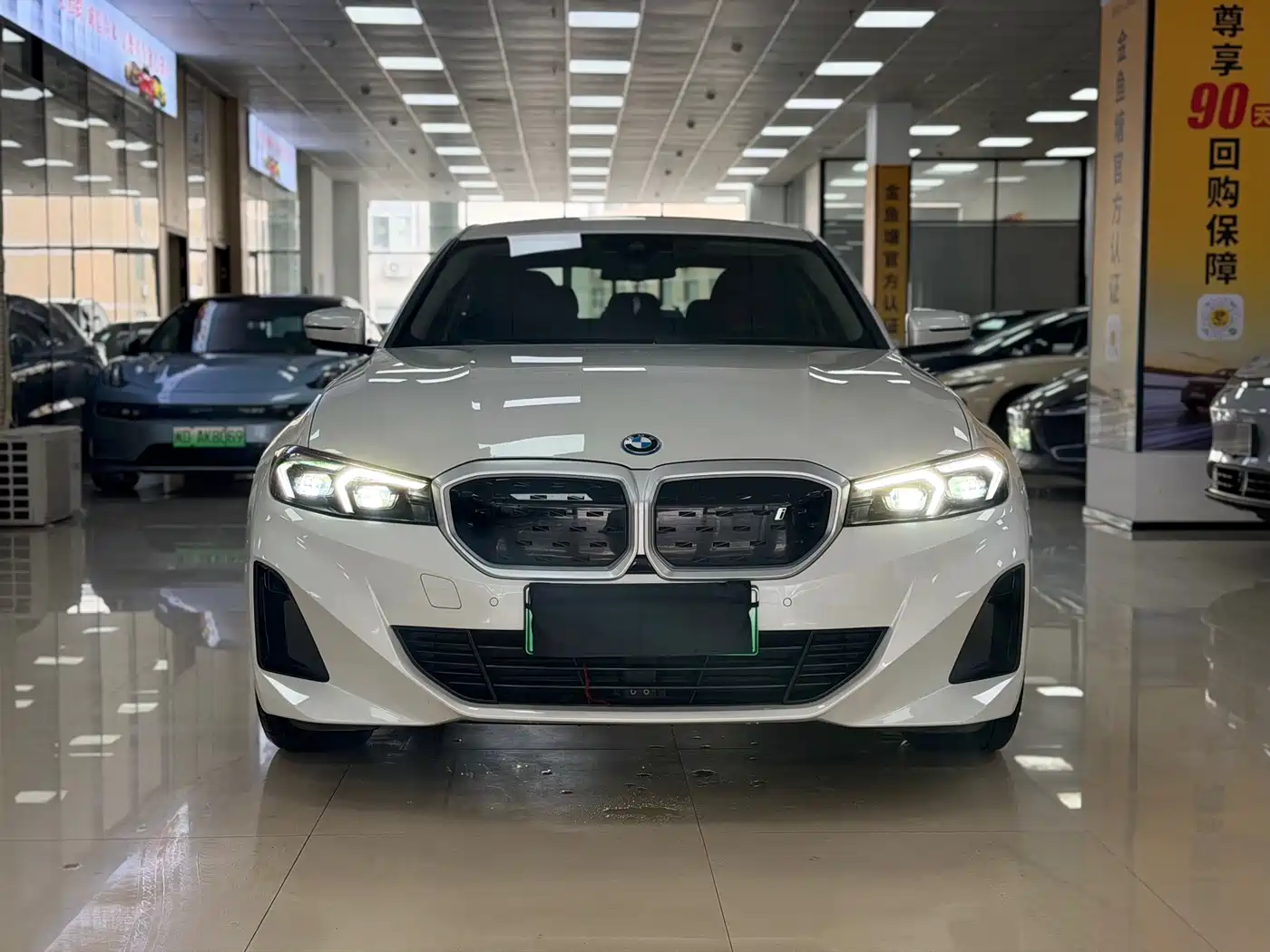 BMW i3 2022 eDrive 35 L фото 2