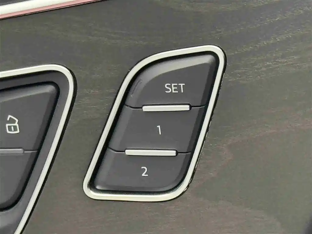 Audi Q8 2019 55 TFSI Luxury Dynamic фото 17