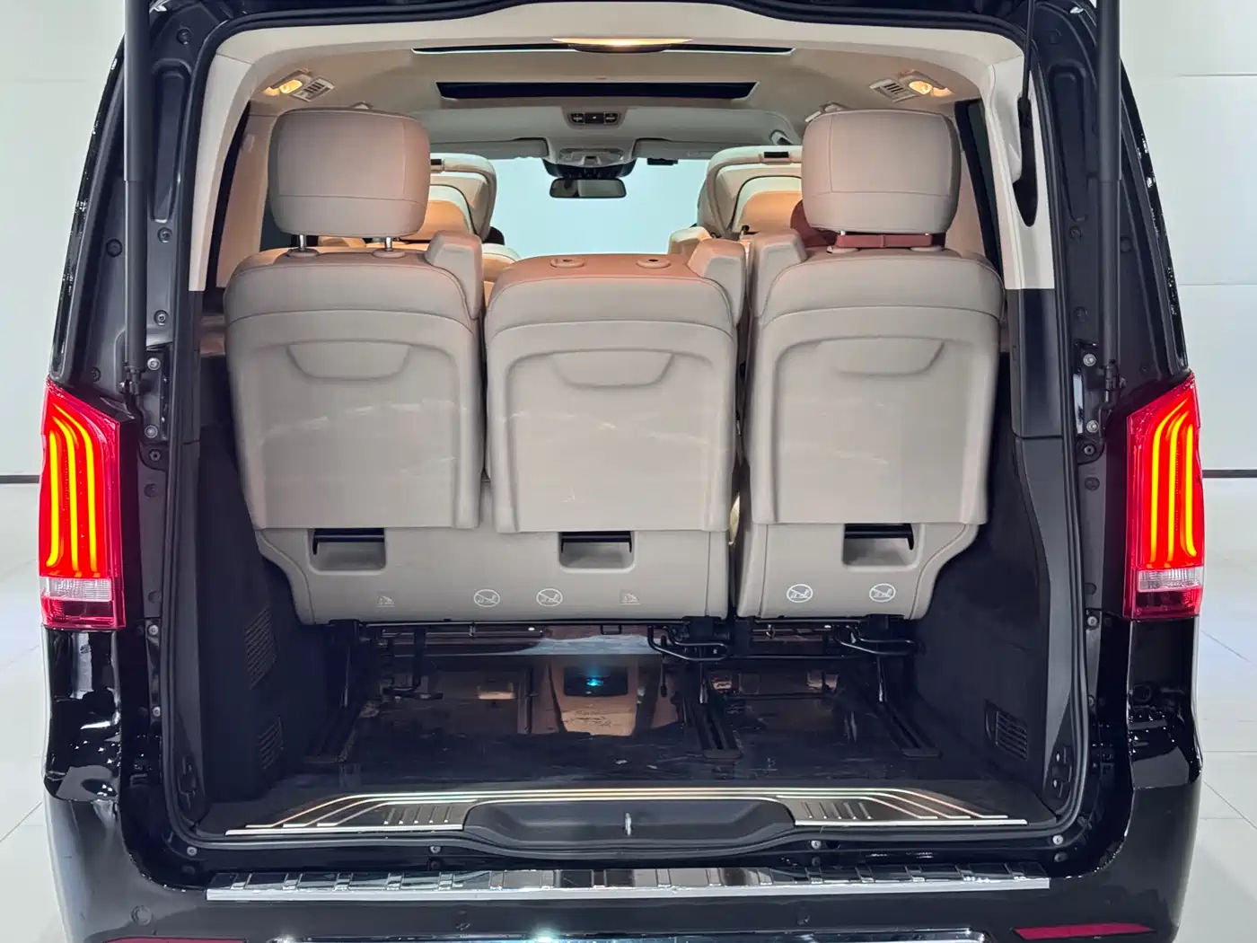 Mercedes-Benz V-Class 2022 V 260 Prestige Edition фото 37