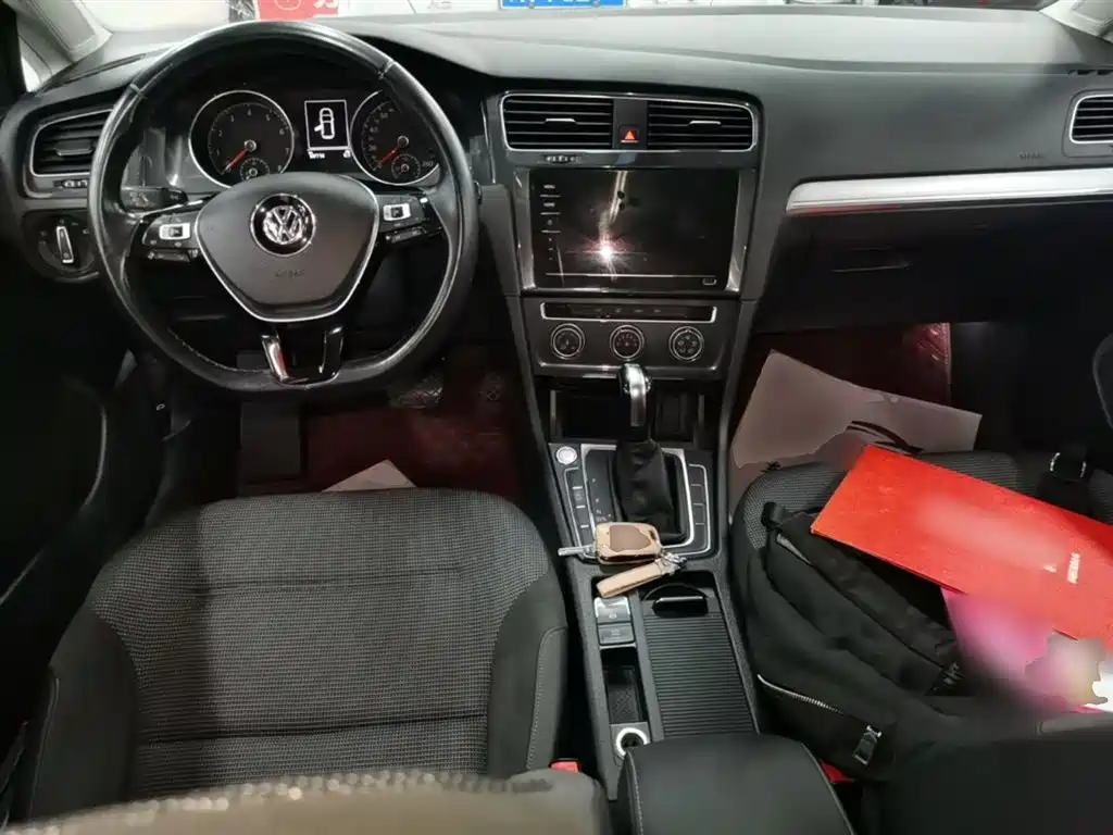 Volkswagen Golf 2020 Beloved Edition 280TSI DSG Comfort фото 10