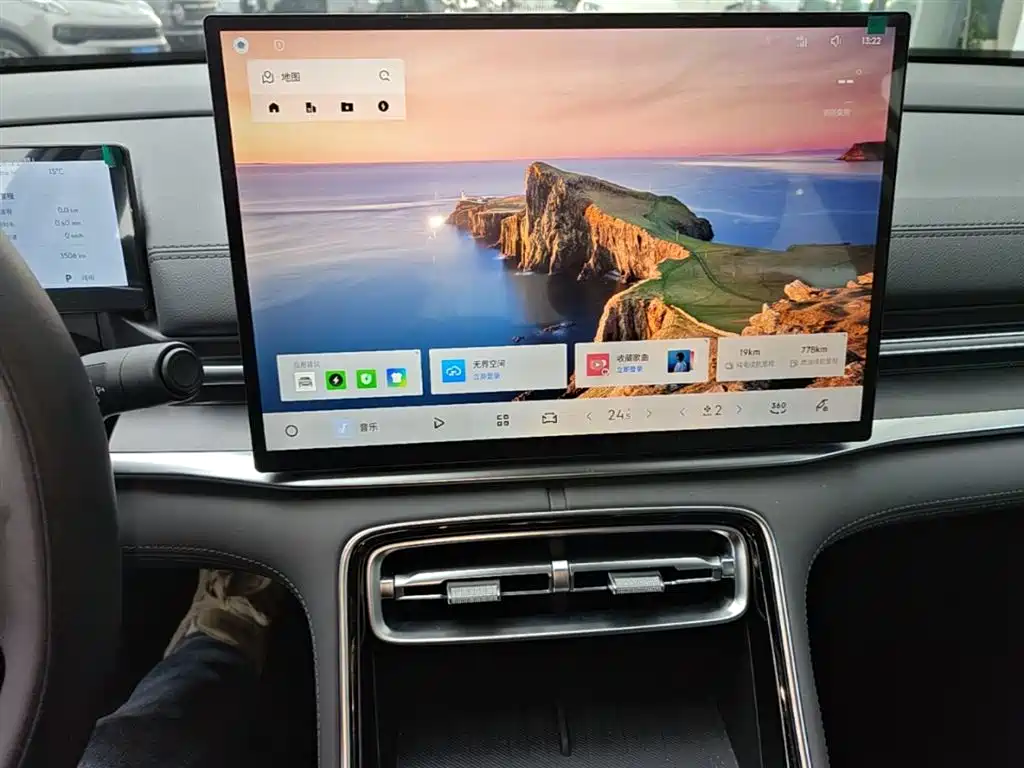 Geely Galaxy Galaxy A7 2025 EM-i 150km Long Voyage Edition фото 9