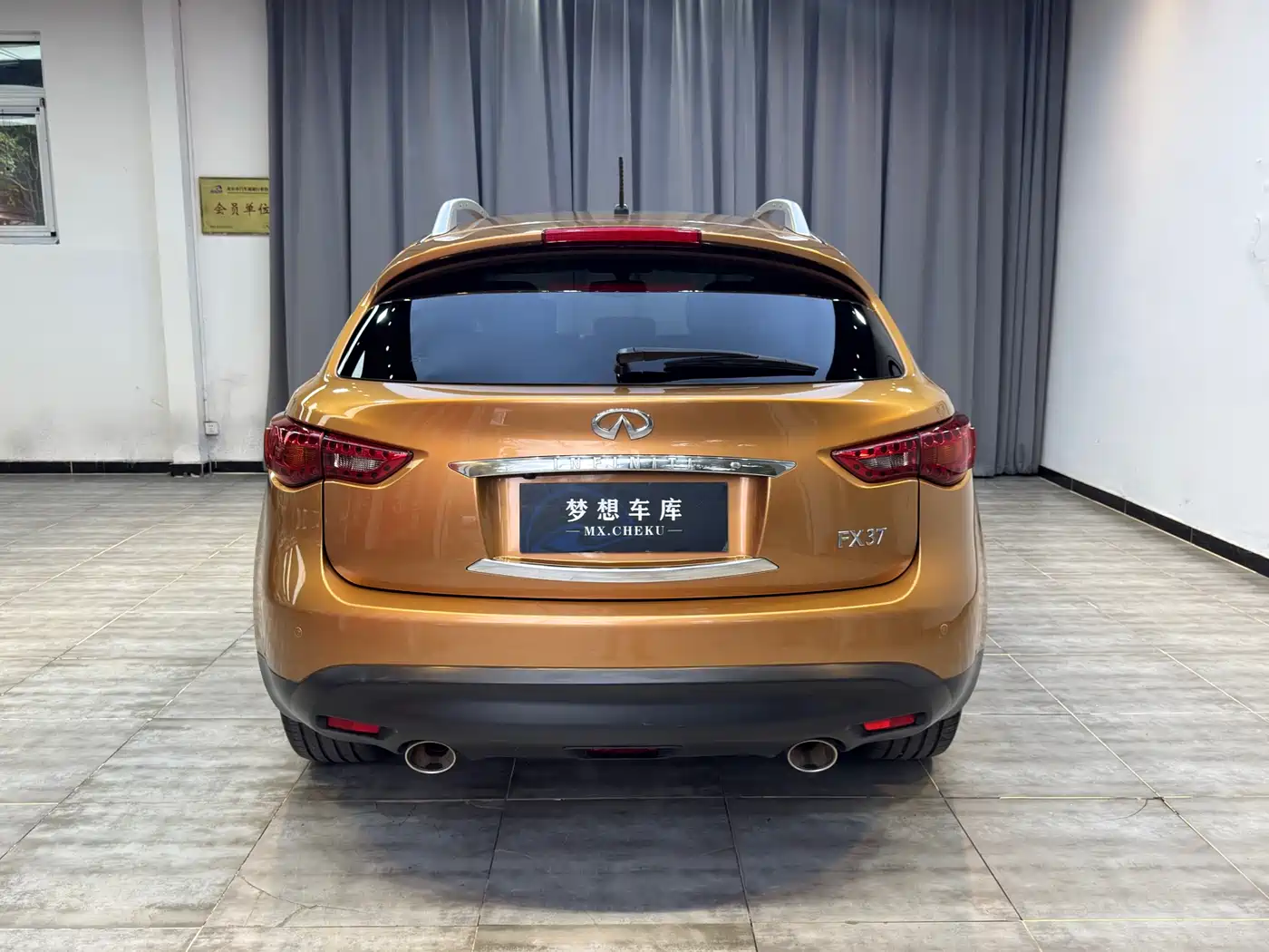 Photo 7 - Infiniti FX