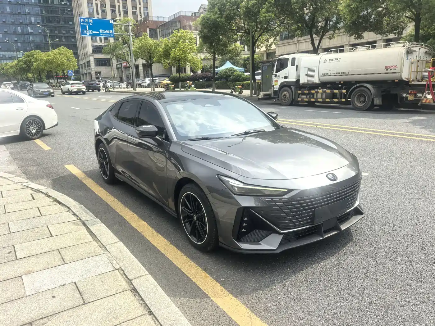 CHANGAN UNI-V