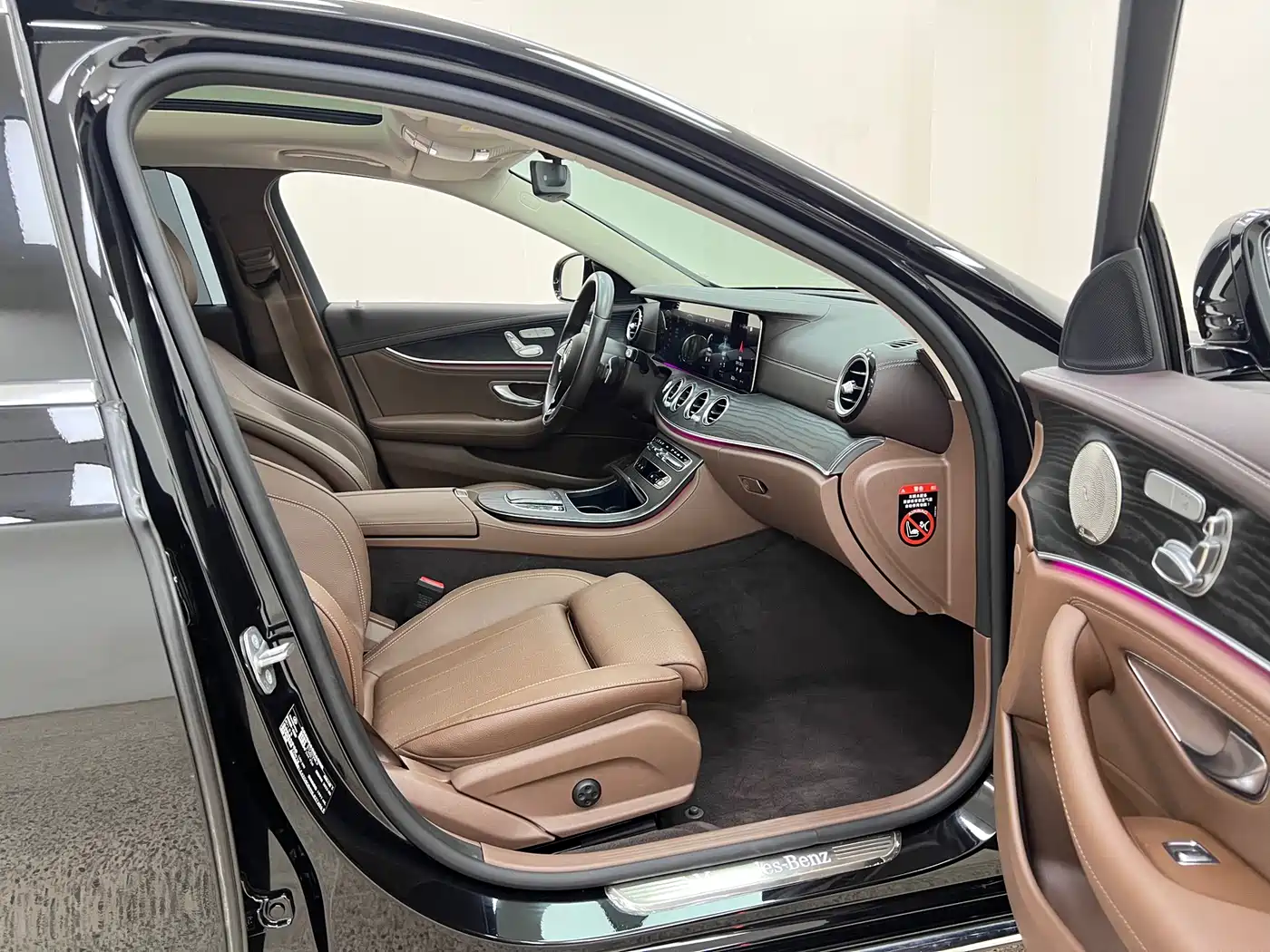 Mercedes-Benz E-Class 2022 E 300 L Luxury фото 31