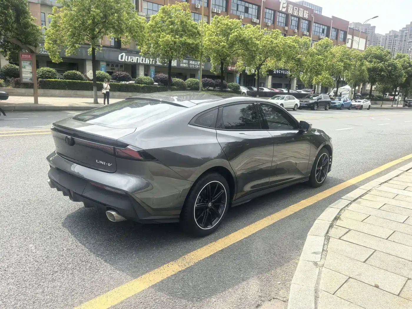 CHANGAN UNI-V