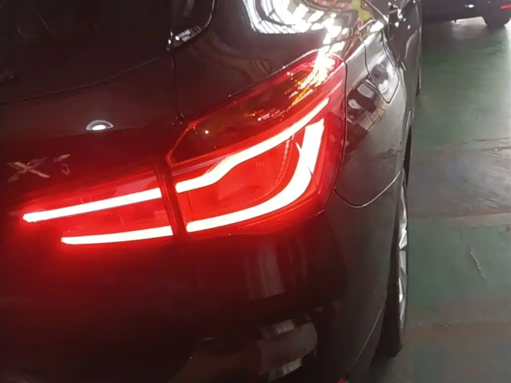 BMW X1 2016 sDrive18Li Premium Model фото 8