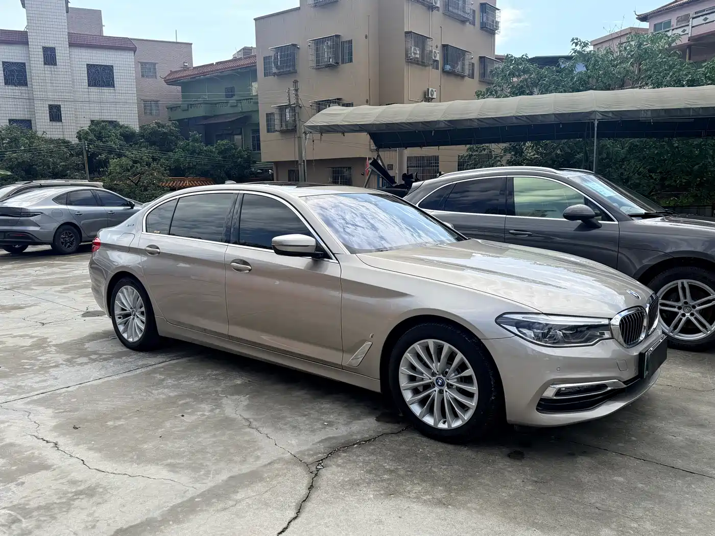 BMW 5 Series New Energy 2019 530Le Luxury Package фото 4
