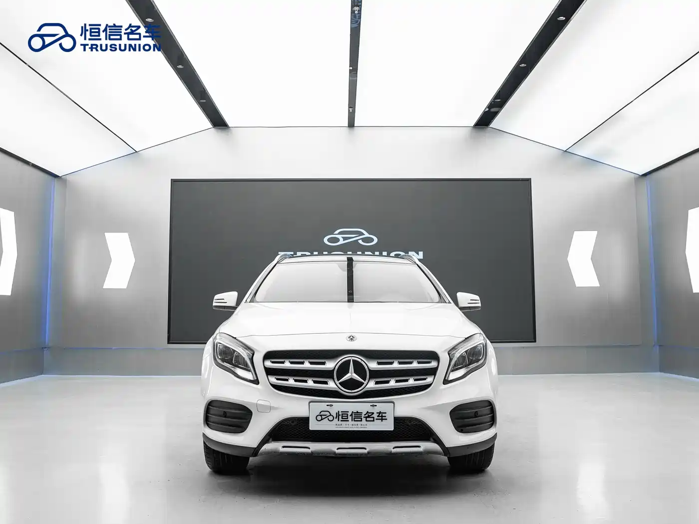 Mercedes-Benz GLA 2018 GLA 200 Fashion фото 2
