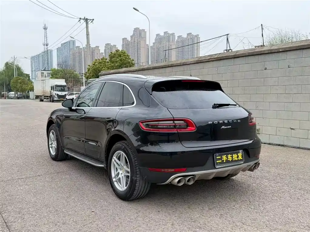 Porsche Macan 2016 Macan 2.0T фото 12