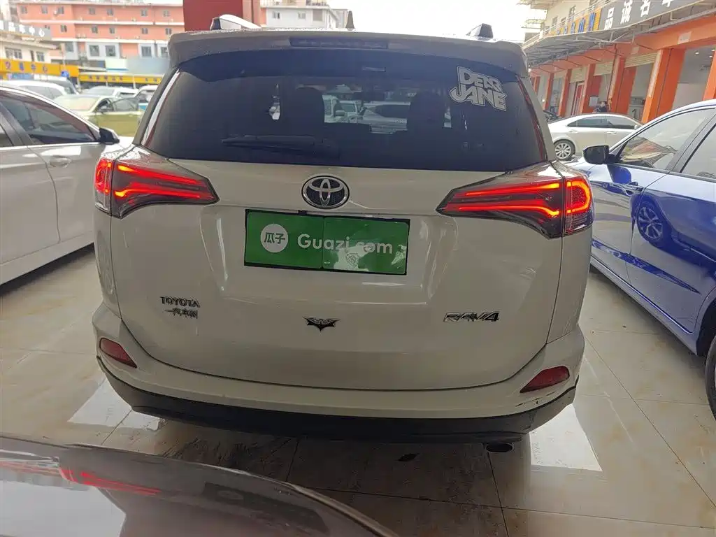 Toyota RAV4 Rongfang 2016 2.0L CVT 2WD Trend (China V) фото 4