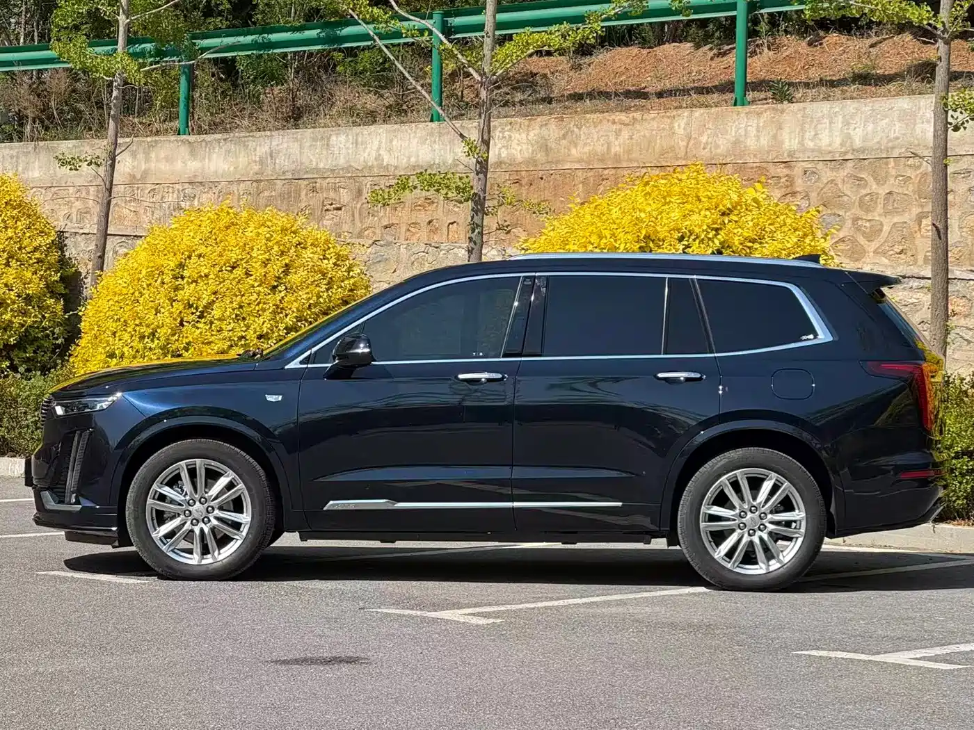CADILLAC XT6