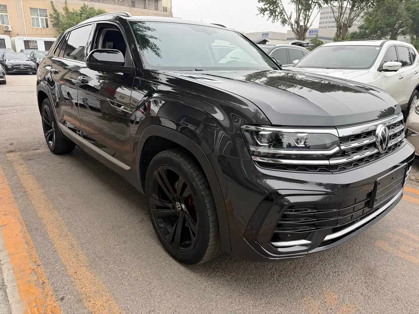 Volkswagen Teramont 2021 Teramont X 530 V6 4WD Polar Night Limited Edition фото 3