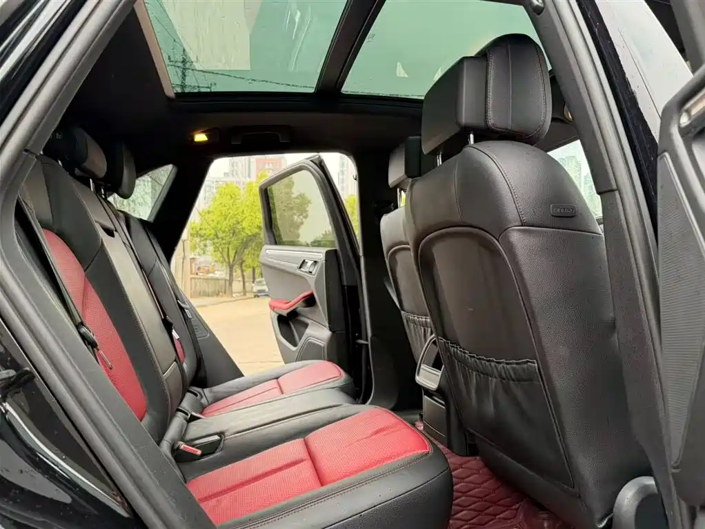 Porsche Macan 2016 Macan 2.0T фото 9