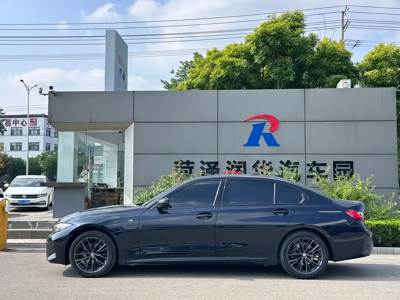 BMW 3 Series 2024 325Li M Sport Shadowline Package фото 3