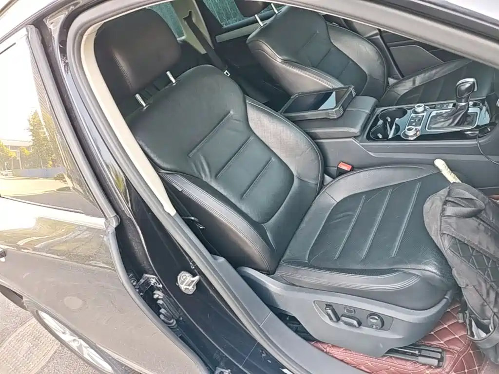 Фото 25 - Volkswagen Touareg