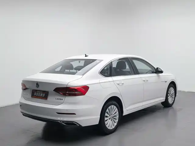 Volkswagen Lavida 2019 1.5L Manual Comfort Edition China VI — фото 2