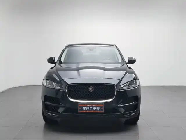 Jaguar F-PACE 2018 2.0T 4WD Urban Premium Edition — фото 3