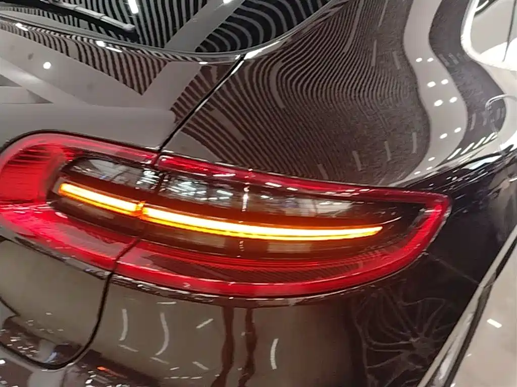 Porsche Macan 2017 Macan 2.0T фото 8