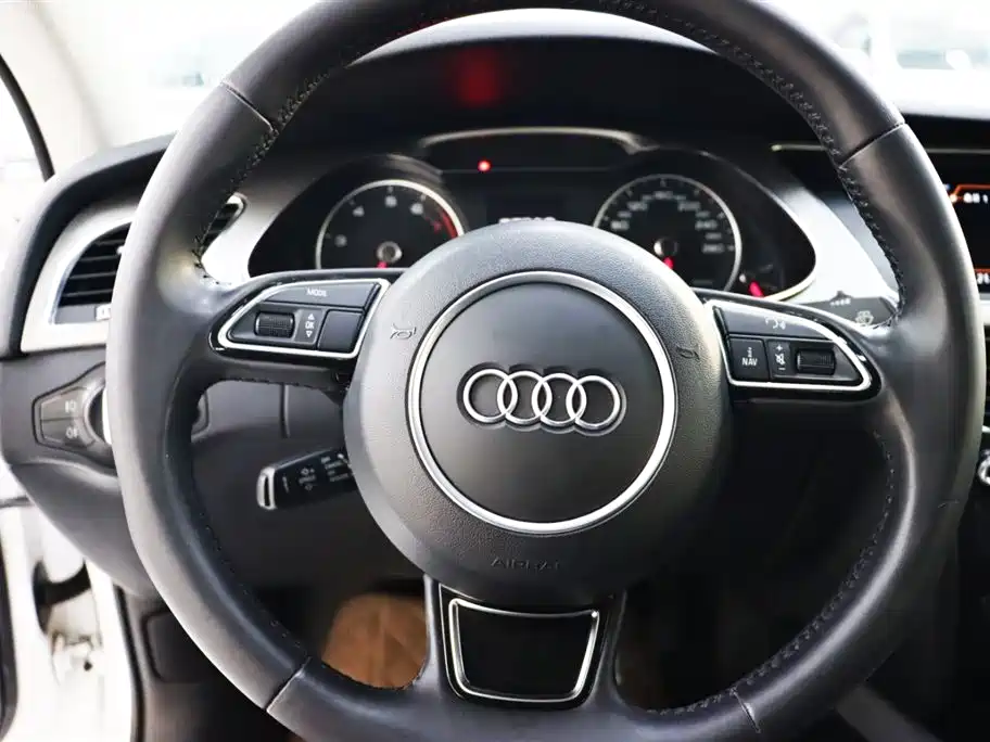 Audi A4L 2013 35 TFSI Automatic Standard фото 13
