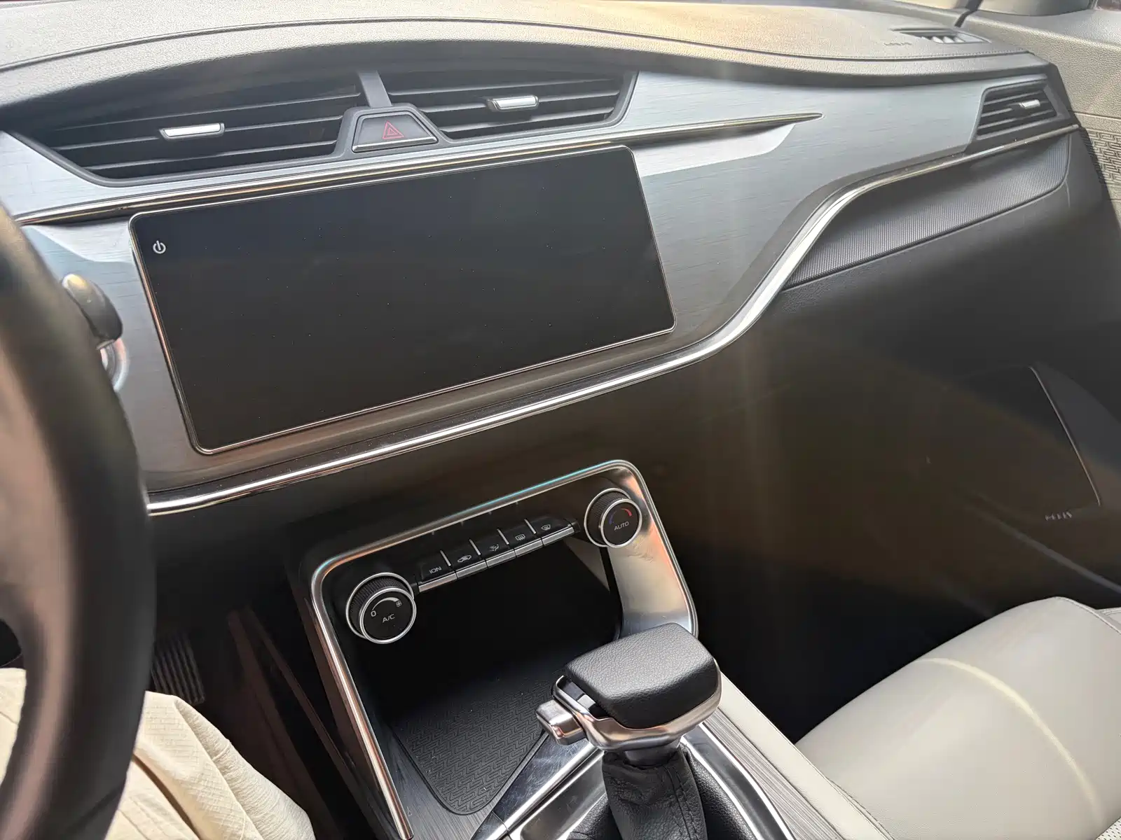 Фото 9 - Geely Binrui