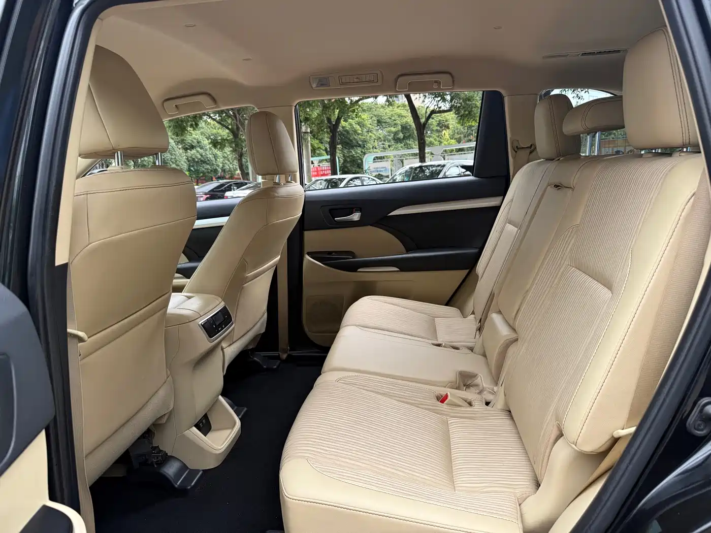 Фото 9 - Toyota Highlander