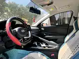 Photo 19 - Hyundai Elantra