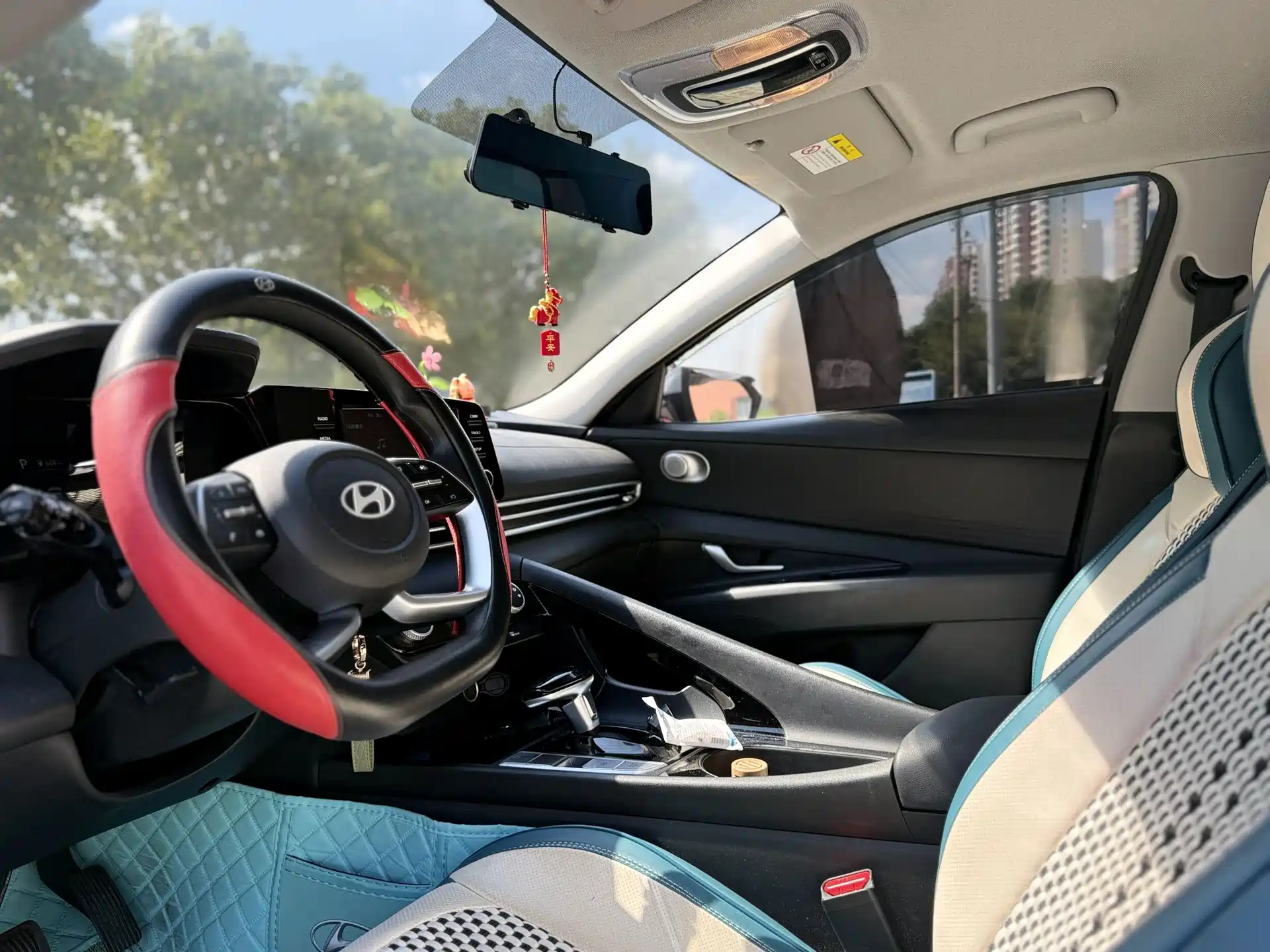 Photo 19 - Hyundai Elantra