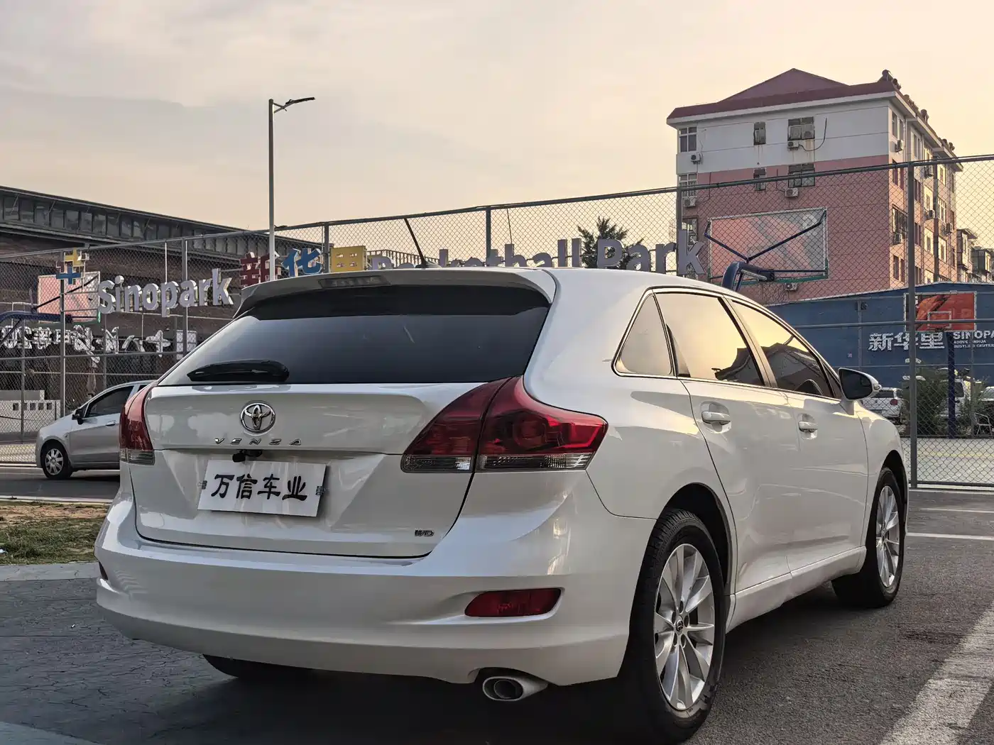 Toyota Venza (Import) 2013 2.7L 2WD Luxury Edition фото 4