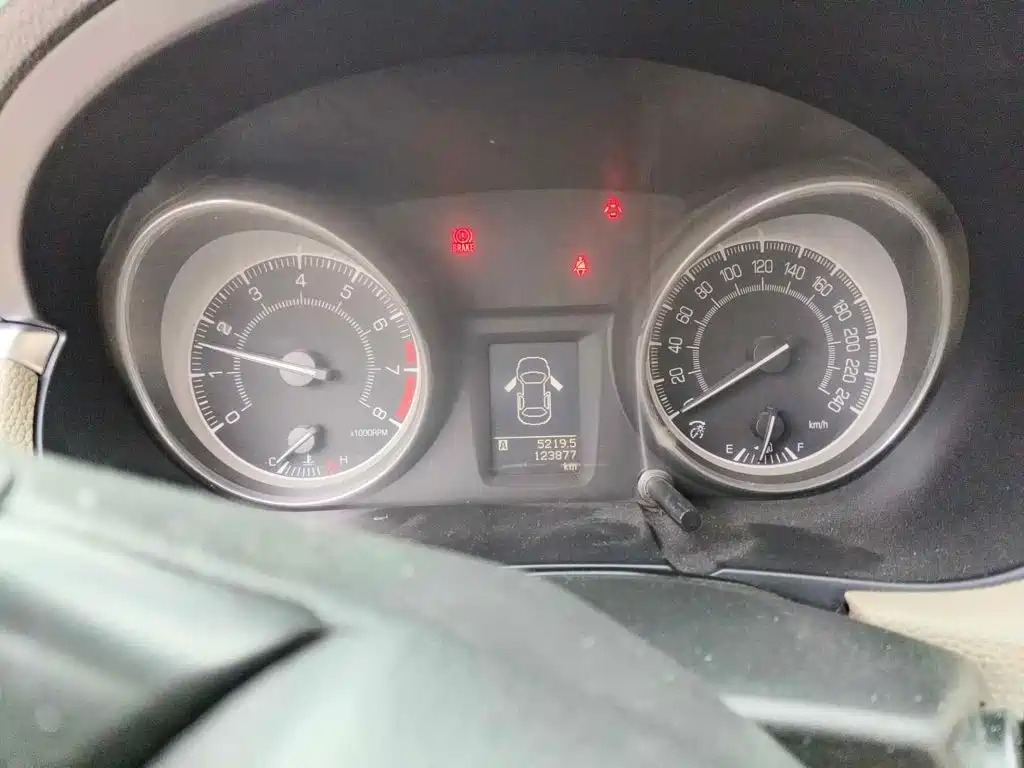 Suzuki Kizashi 2012 2011 2.4L 2WD Manual Standard Edition