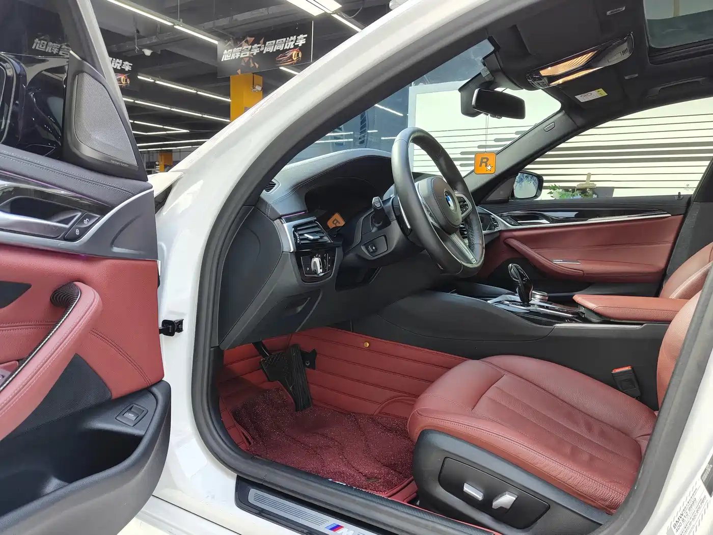 BMW 5 Series 2020 530Li Leading M Sport Package фото 4