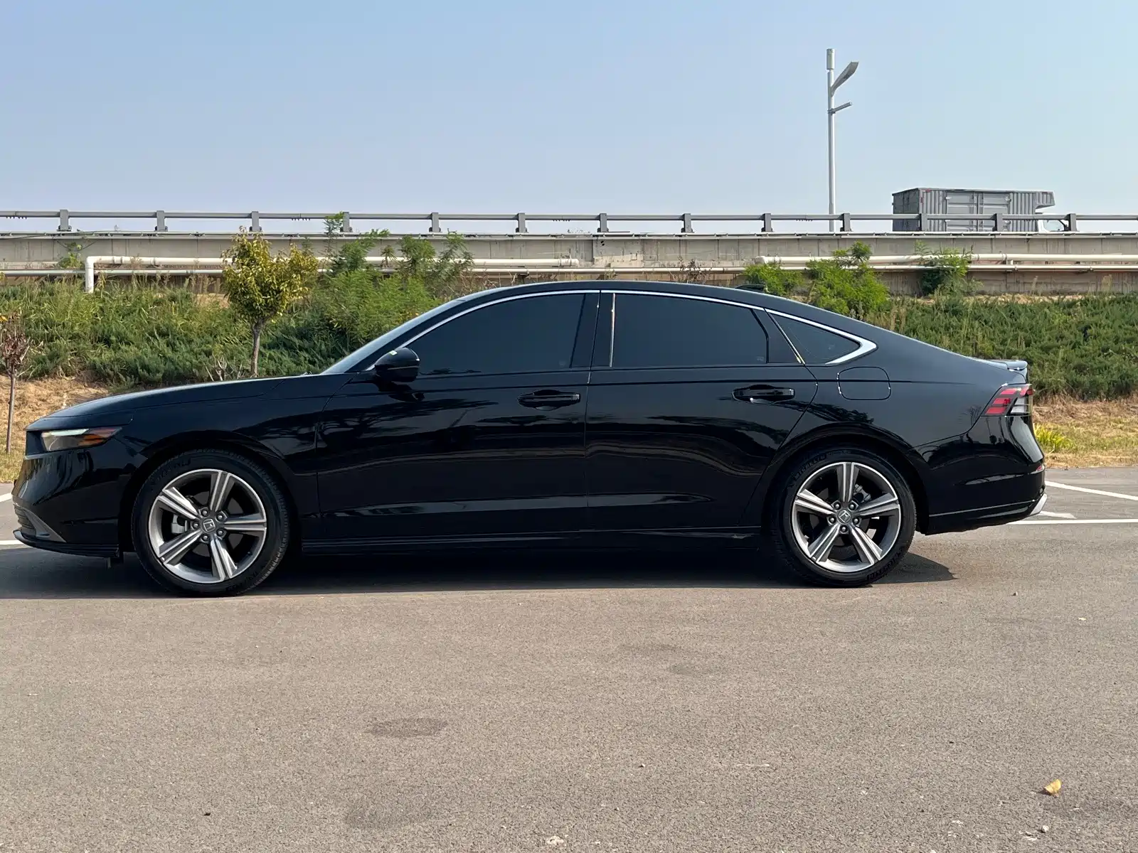 Photo 27 - Honda Accord