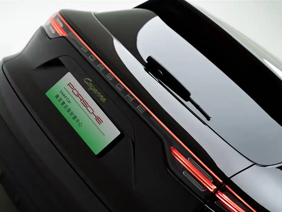 Porsche Cayenne New Energy 2022 Cayenne E-Hybrid 2.0T Platinum Edition фото 8