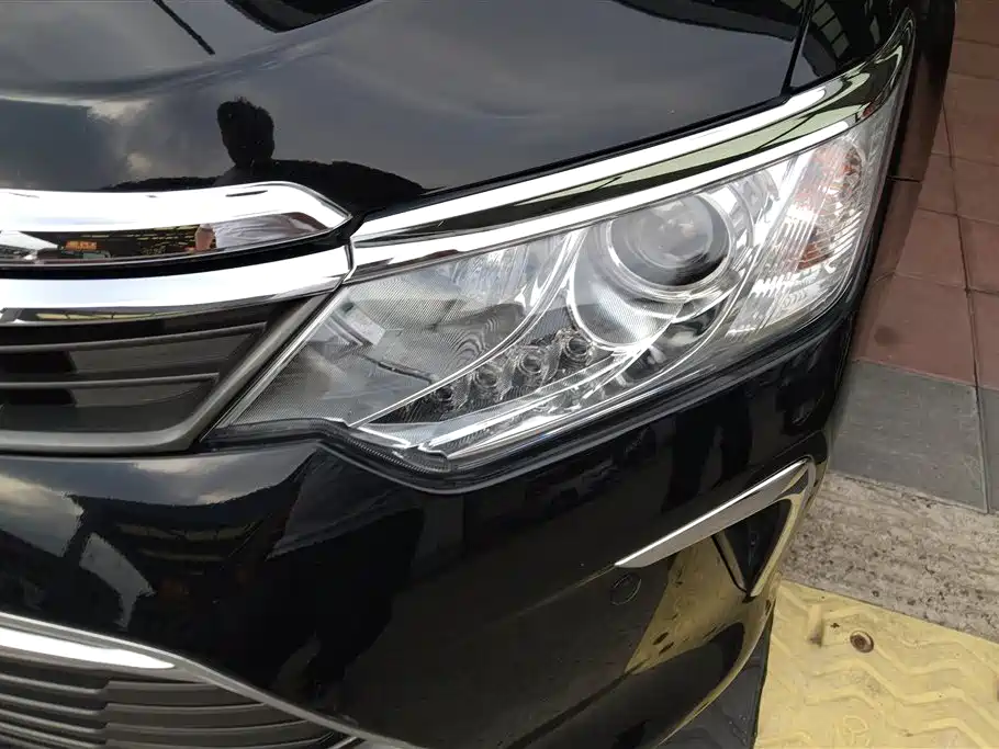 Toyota Camry 2016 2.0E 10th Anniversary Elite Edition фото 5