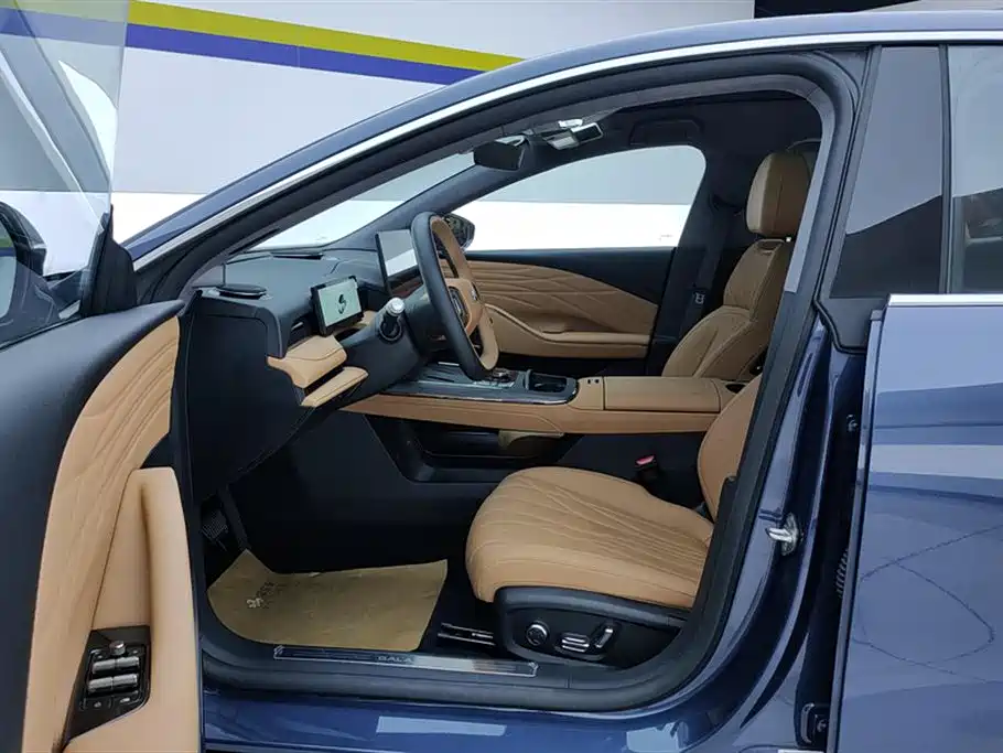Geely Galaxy Galaxy Xingyao 8 2025 130km EM-P Explorer Edition фото 9